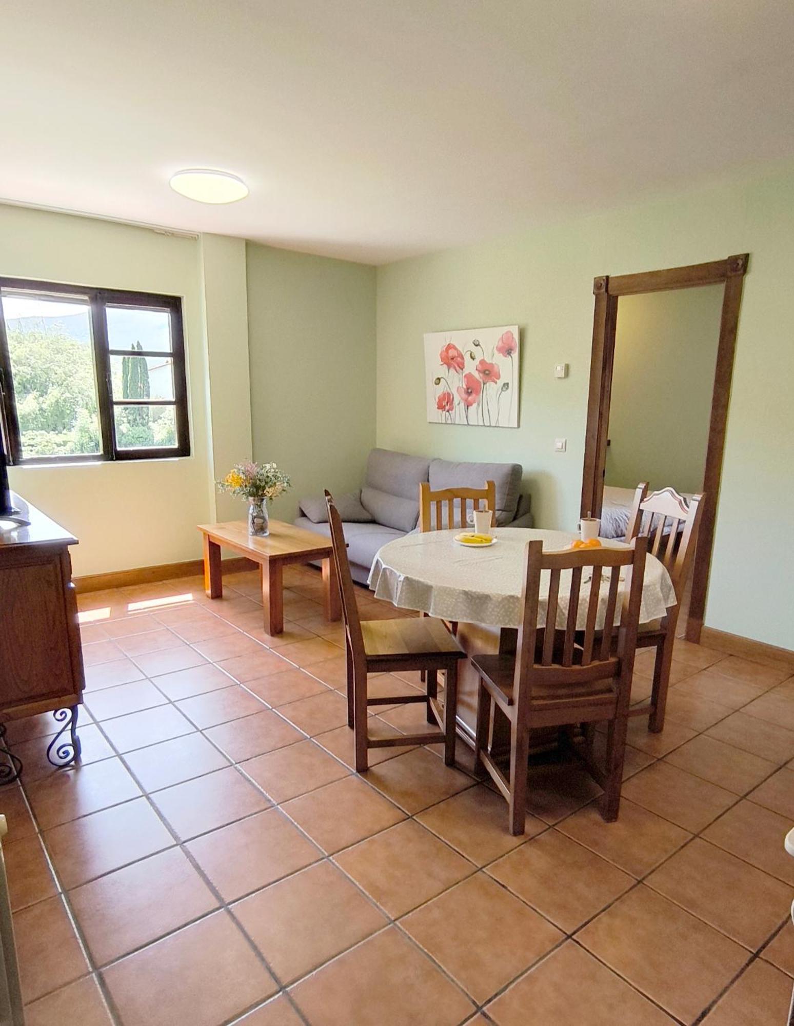 Apartamentos Florinda Ucieda Eksteriør billede
